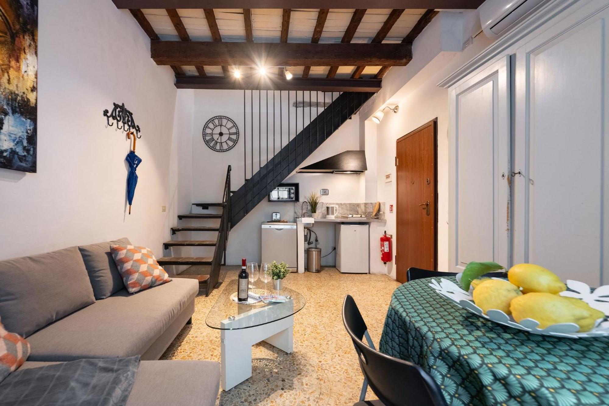 F1 - Santa Croce One Bedroom Apartment For Couples Florenz Exterior foto